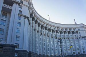 Кабмін ввів заборону на публічні закупівлі у громадян Росії та Білорусі
