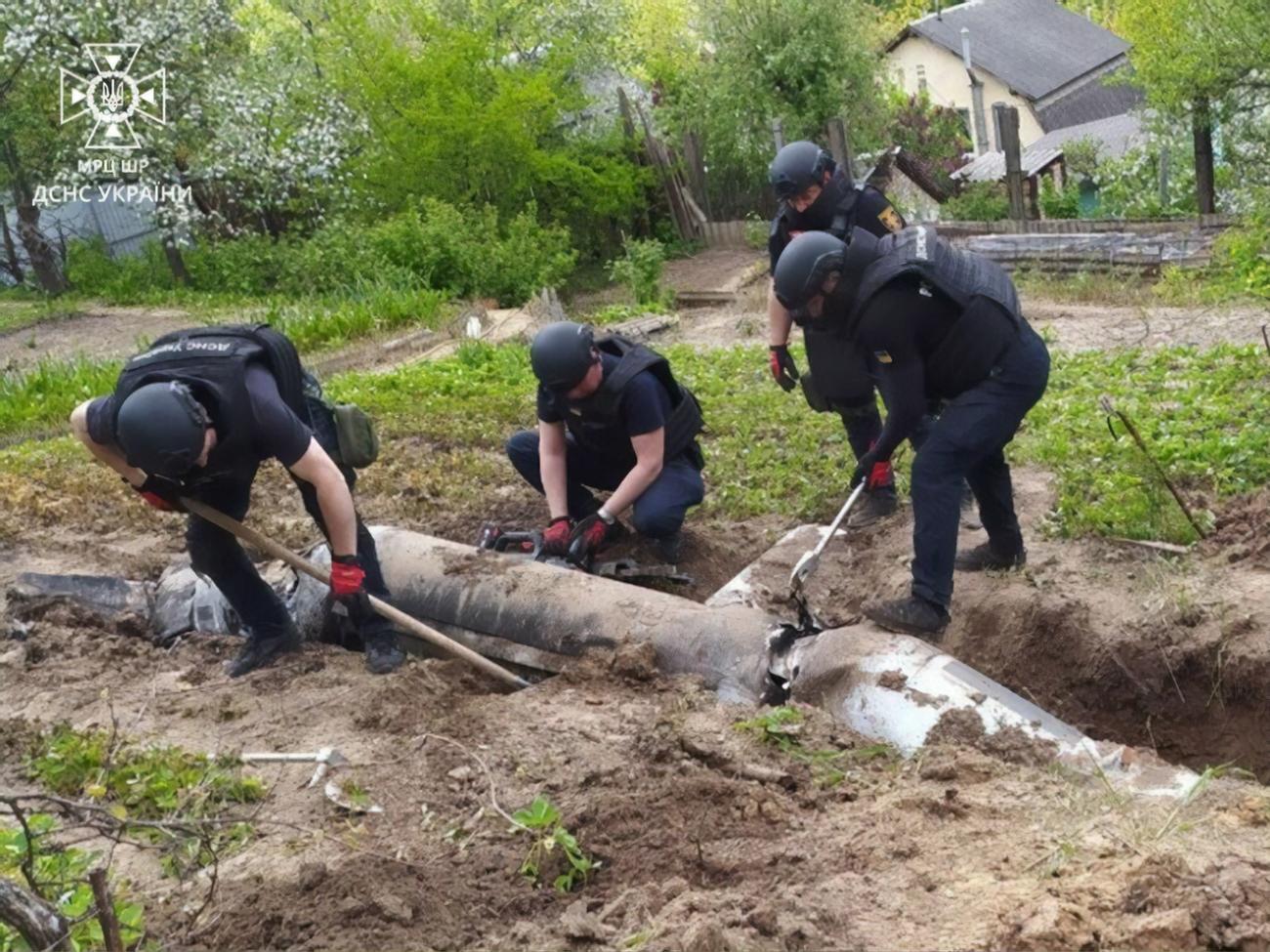 Чоловік виявив російську крилату ракету, коли навідався до свого господарства у Києві, розповіли у МВС України