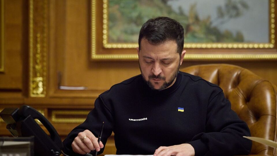 Зеленский 12 мая провел телефонный разговор с премьером Великобритании