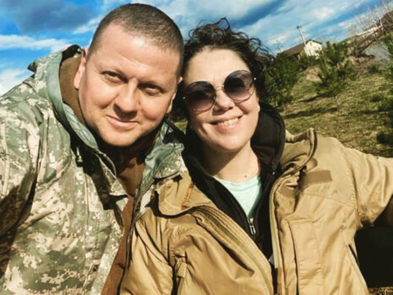 Улітку 2022 року Залужний присвятив дружині пост, привітавши її з днем народження