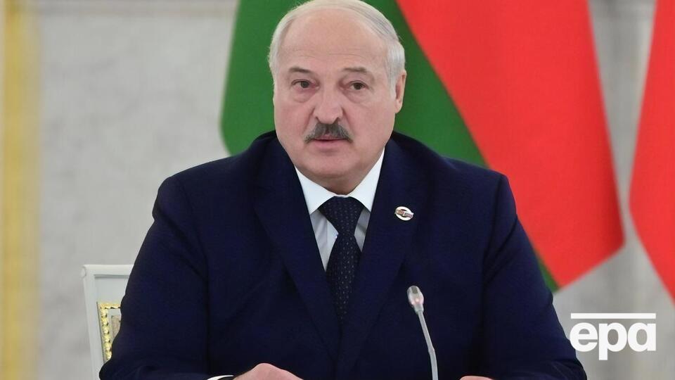 ЗМІ та журналісти пишуть, що в Лукашенка можуть бути проблеми із серцем