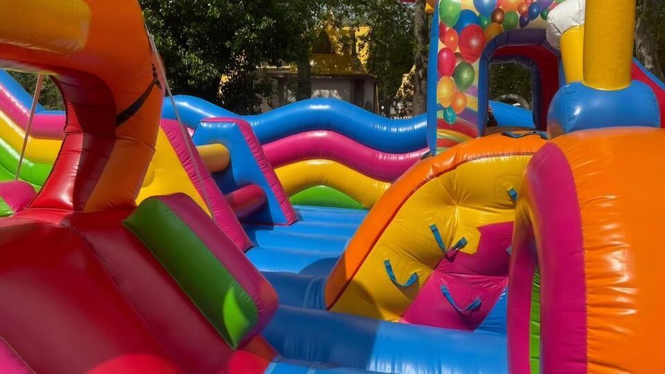 Девочка запуталась в петлях батута, отметили в полиции