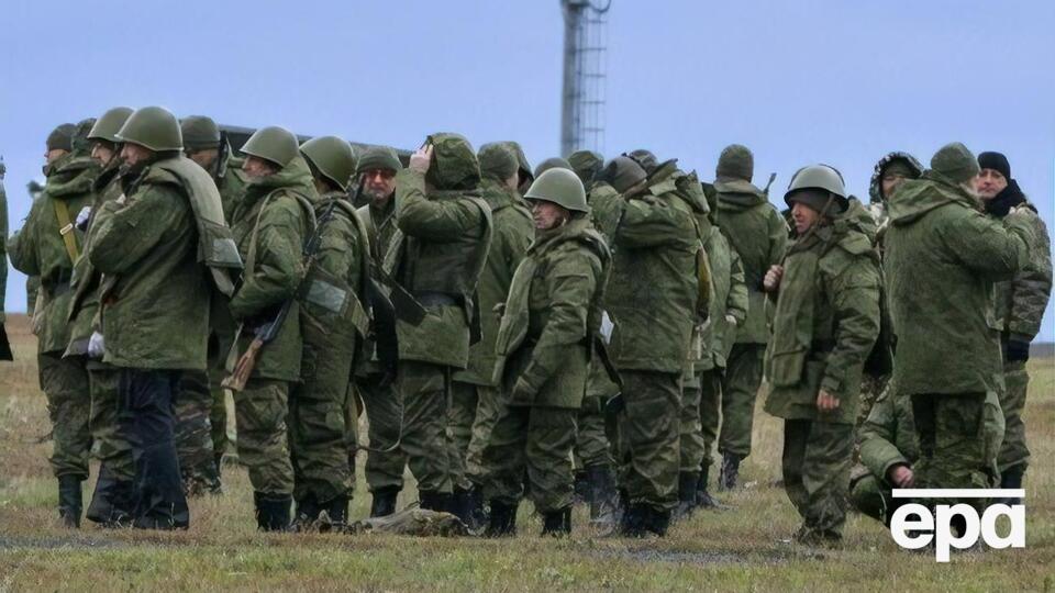 Тех, кто не дает взятку, оккупанты отправляют в полевые лагеря на ускоренный курс обучения, а потом на линию фронта, сообщает Генштаб