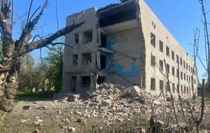 Российские снаряды прилетели в частные и многоэтажные жилые дома