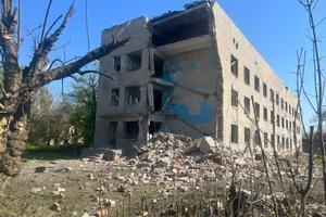 Російські снаряди прилетіли у приватні й багатоповерхові житлові будинки