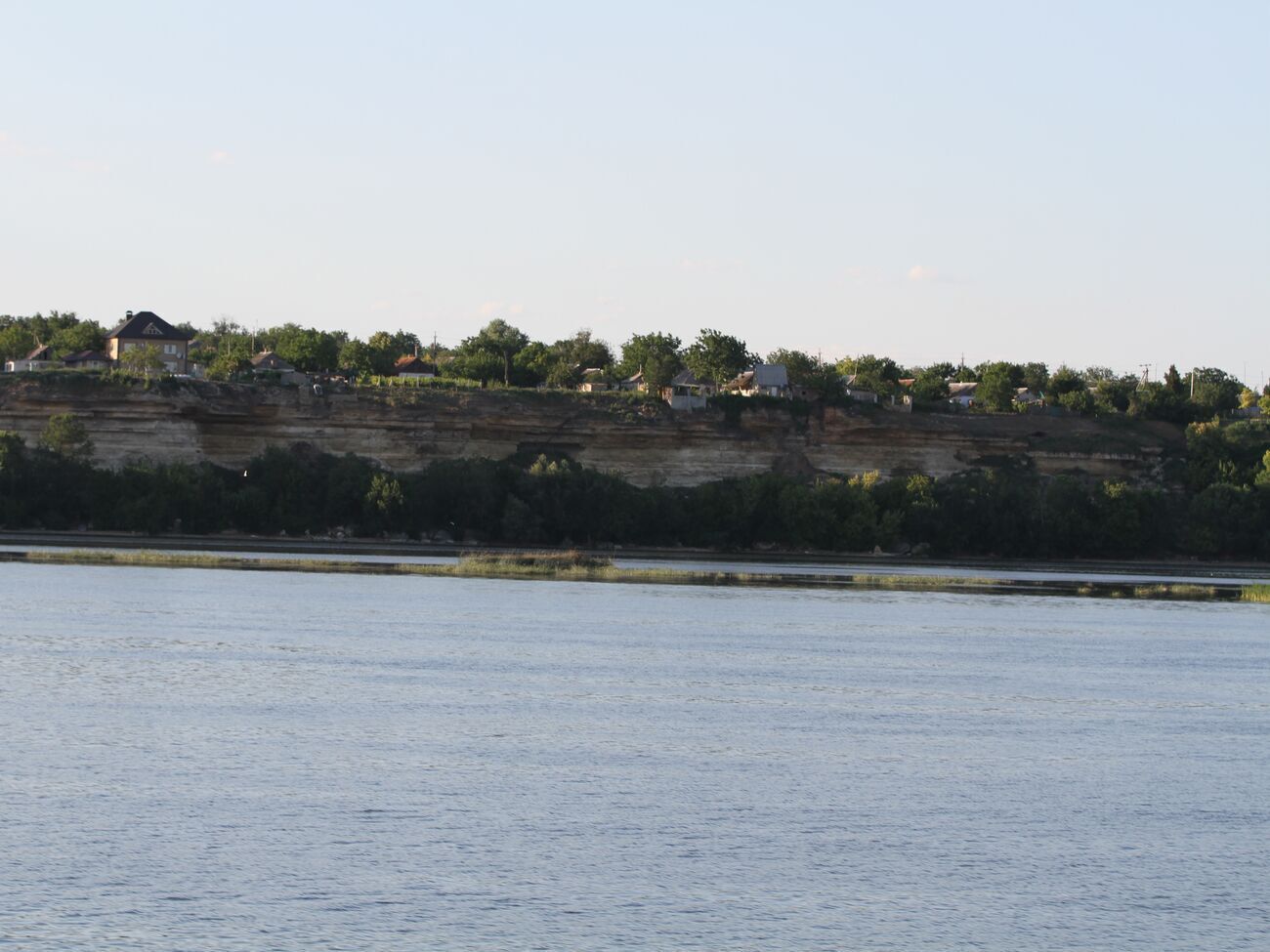 Российские войска обстреляли жилые дома в селе Львово, отметили в Херсонской ОВА