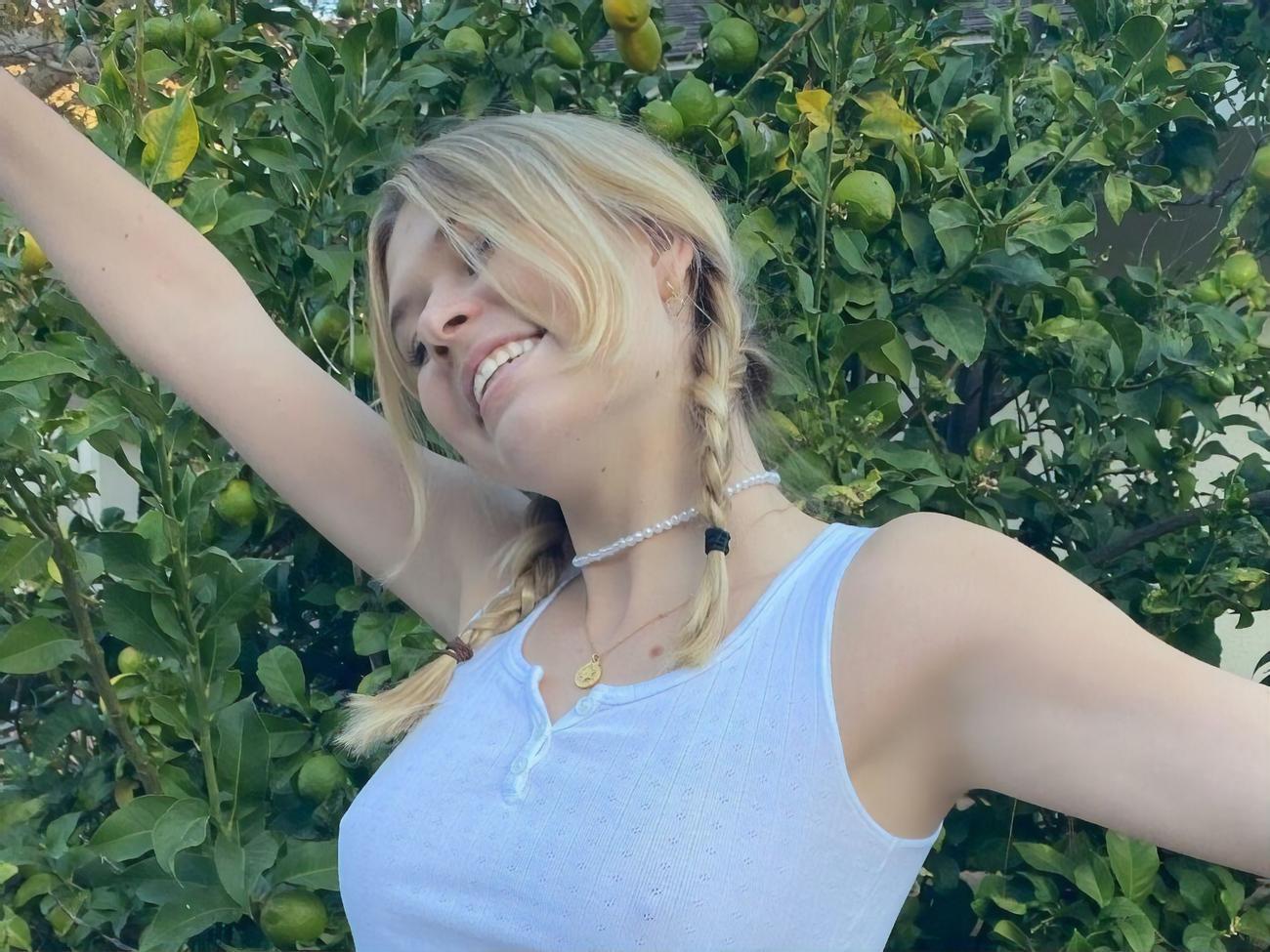 Дочь Брежневой позировала на природе