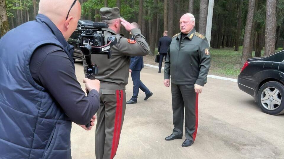 Шустер: Путіну не треба труїти Лукашенка
