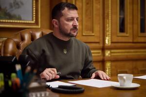 Зеленський заслухав керівників оперативно-стратегічних угруповань військ щодо перебігу бойових дій