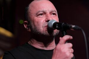 Павлик воспользовался спецпропуском, чтобы по пути в театр проехаться по Южному мосту
