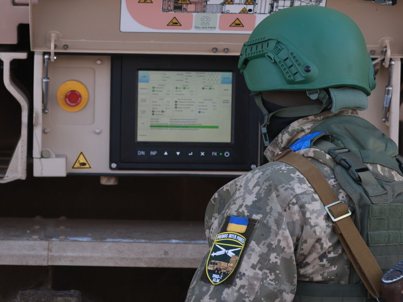 Ракетные войска и артиллерия ВСУ 16 мая атаковали шесть районов сосредоточения живой силы оккупантов