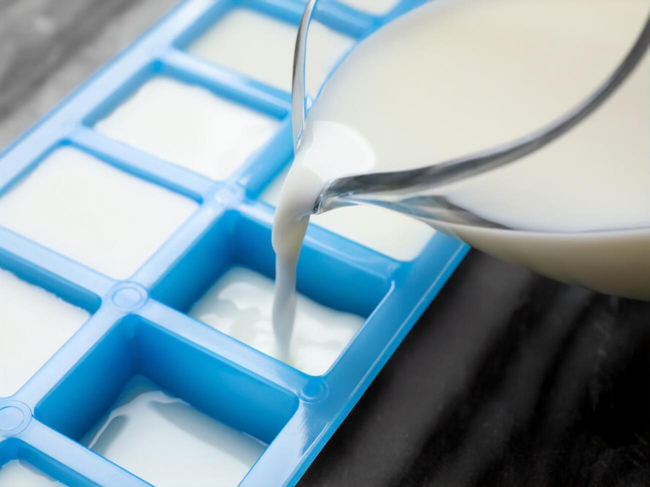 Такой способ заморозки молока&nbsp;&ndash; простой и практичный