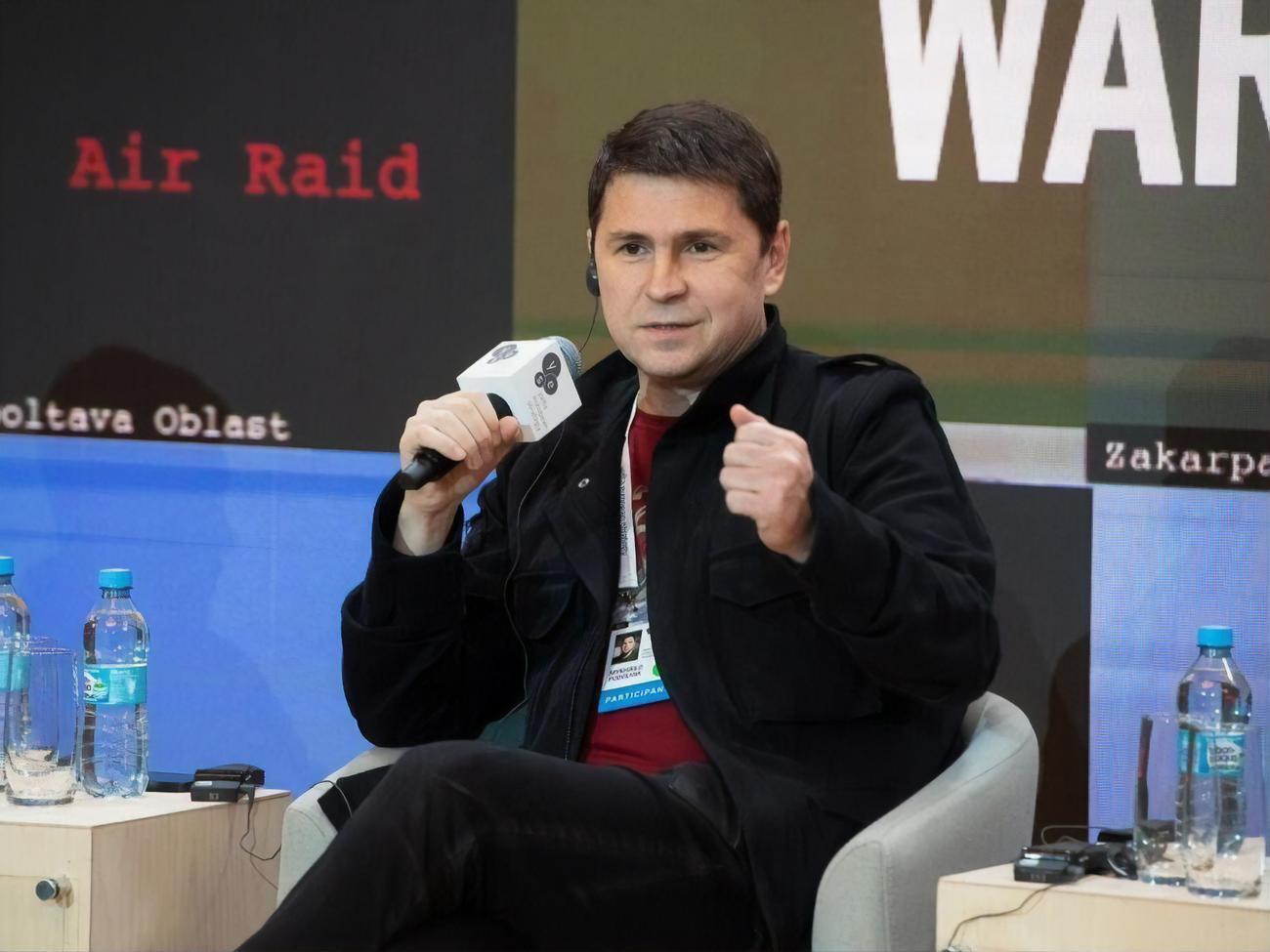 Россию нужно обязательно и демонстративно вывести в "специальный карантин", отметил Подоляк