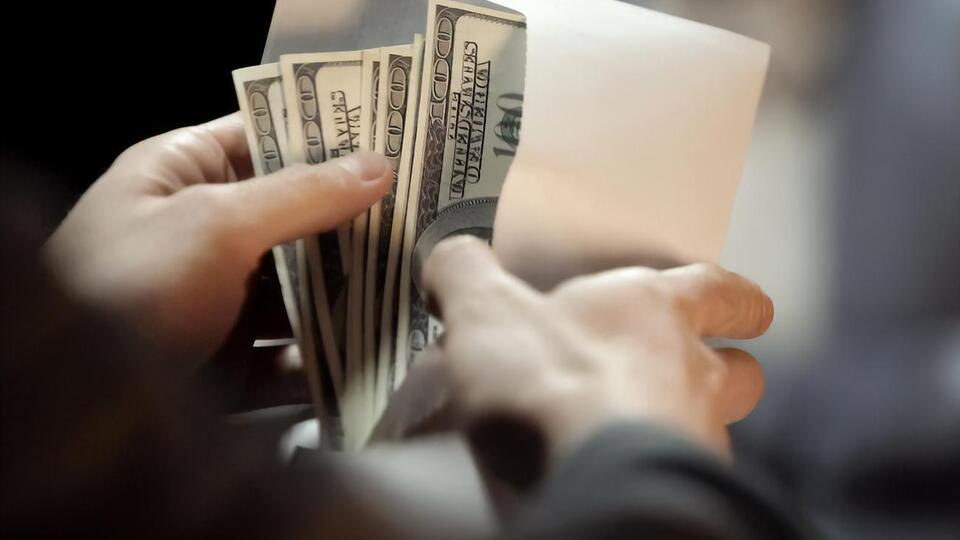 Корупціонерів головними внутрішніми ворогами назвало 53% українців