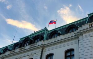 Российские дипломаты могут договориться об аренде используемой недвижимости на платной основе