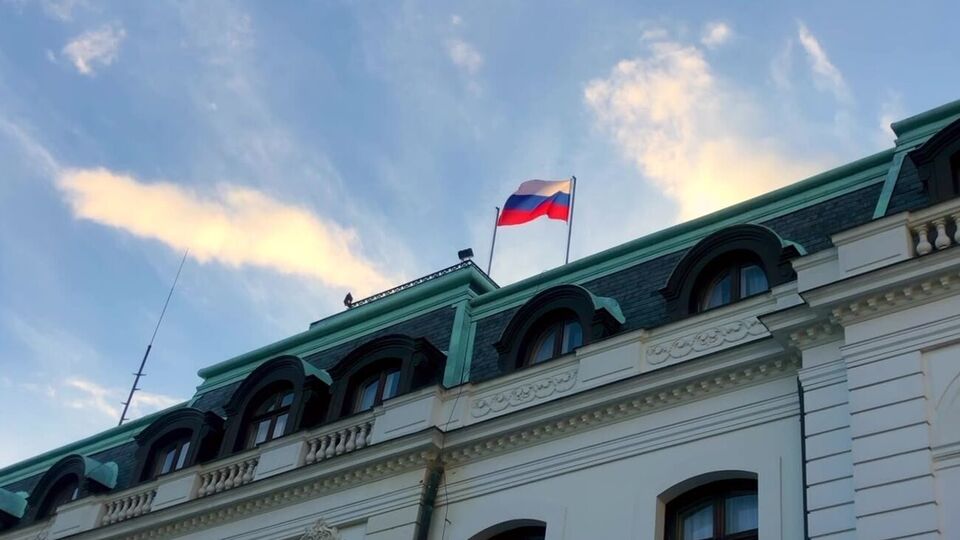 Российские дипломаты могут договориться об аренде используемой недвижимости на платной основе