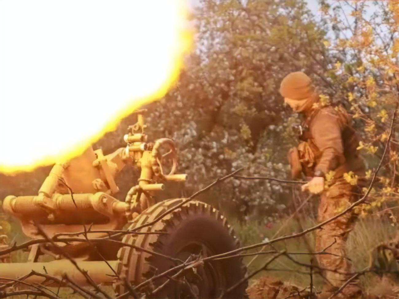 Військові зняли, як атакували противника під Бахмутом