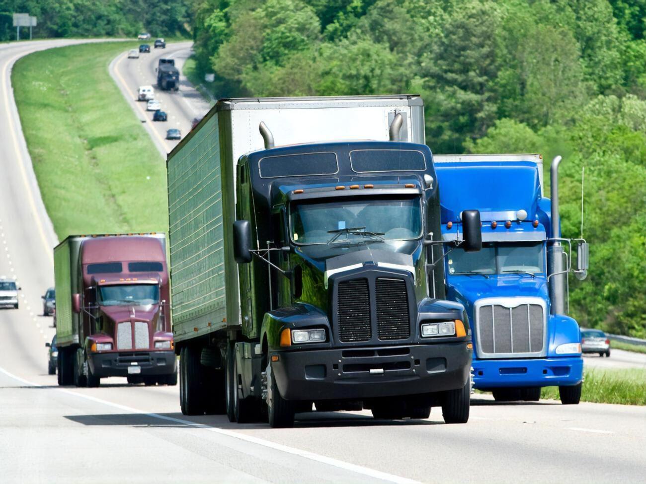 В Киев во время тревоги не будут пускать транспорт общей массой более 4,5 тонн