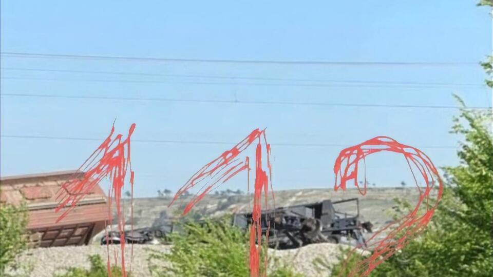 В результате взрыва на железной дороге в Крыму опрокинулись грузовые вагоны