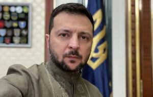 Зеленский сообщил, что сегодня надел вышиванку с орнаментами, символизирующими единство украинского и крымскотатарского народов