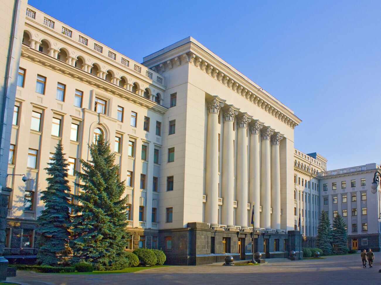 Китайская правительственная делегация встретилась с украинскими чиновниками в Офисе президента