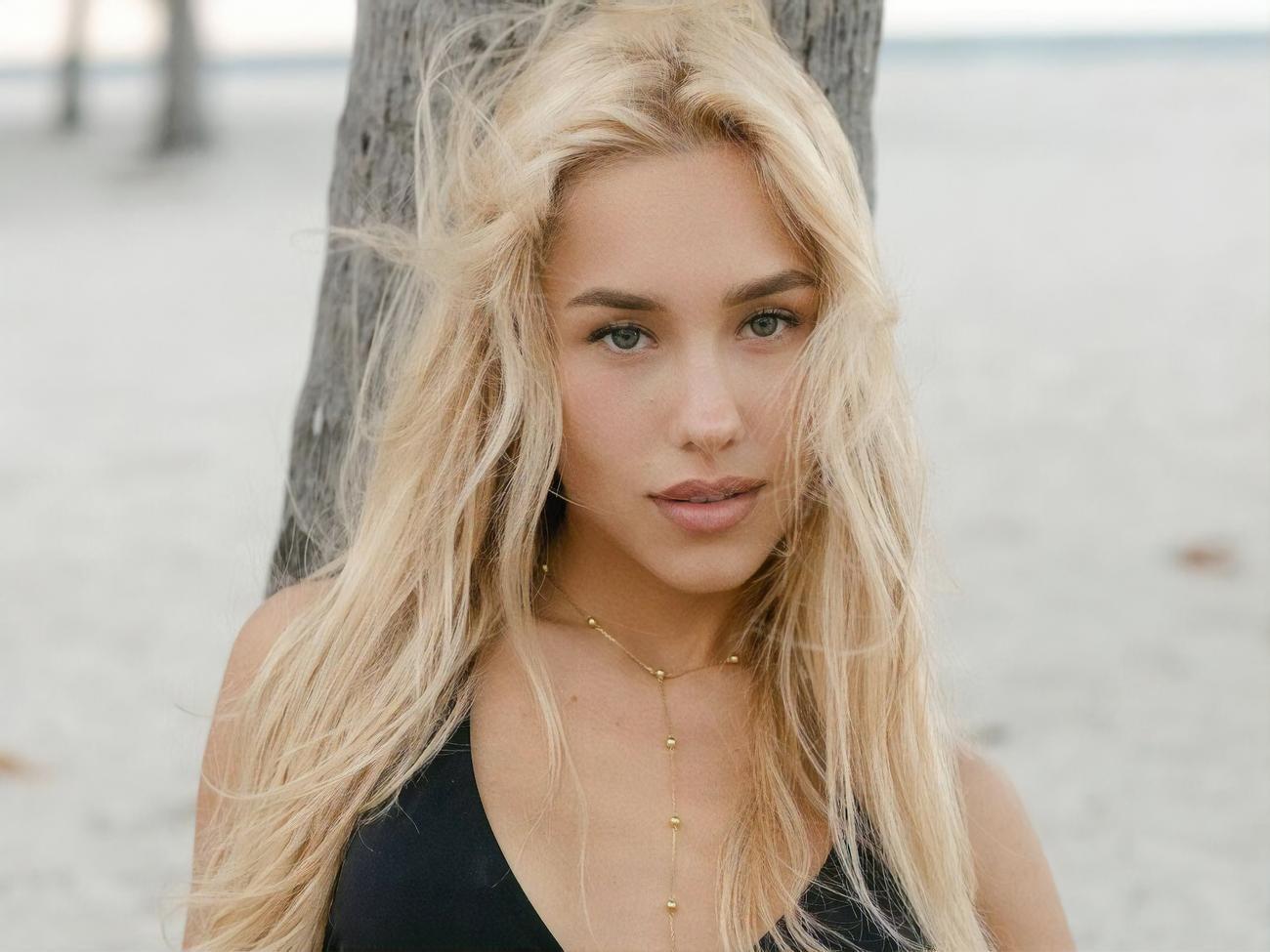 Квіткова розмістила в мікроблозі пляжні знімки