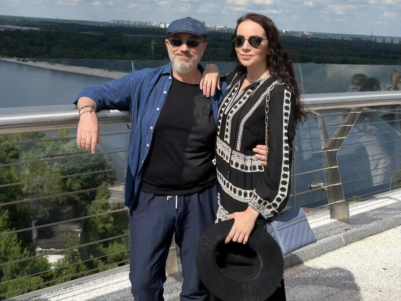 По словам Зорий, они с мужем выбирают вышиванки от украинских брендов или на ярмарках