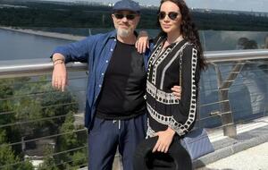 По словам Зорий, они с мужем выбирают вышиванки от украинских брендов или на ярмарках