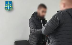 Старшего сержанта задержали и арестовали