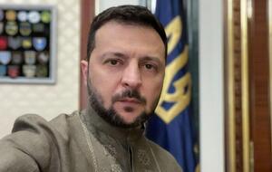 Утром Зеленский опубликовал в соцсетях свое фото в "особенной" вышиванке