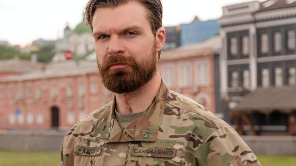 Смойленко об организации работы "Азова": Это выходит из соображений, что такое система управления и что в этой системе важно. Огромную роль в этом отыгрывает непосредственно наш командир Редис
