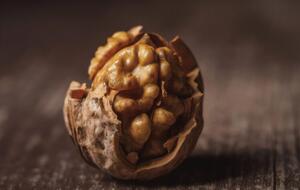 Скорлупа пойдет трещинами, и ее легко можно будет снять