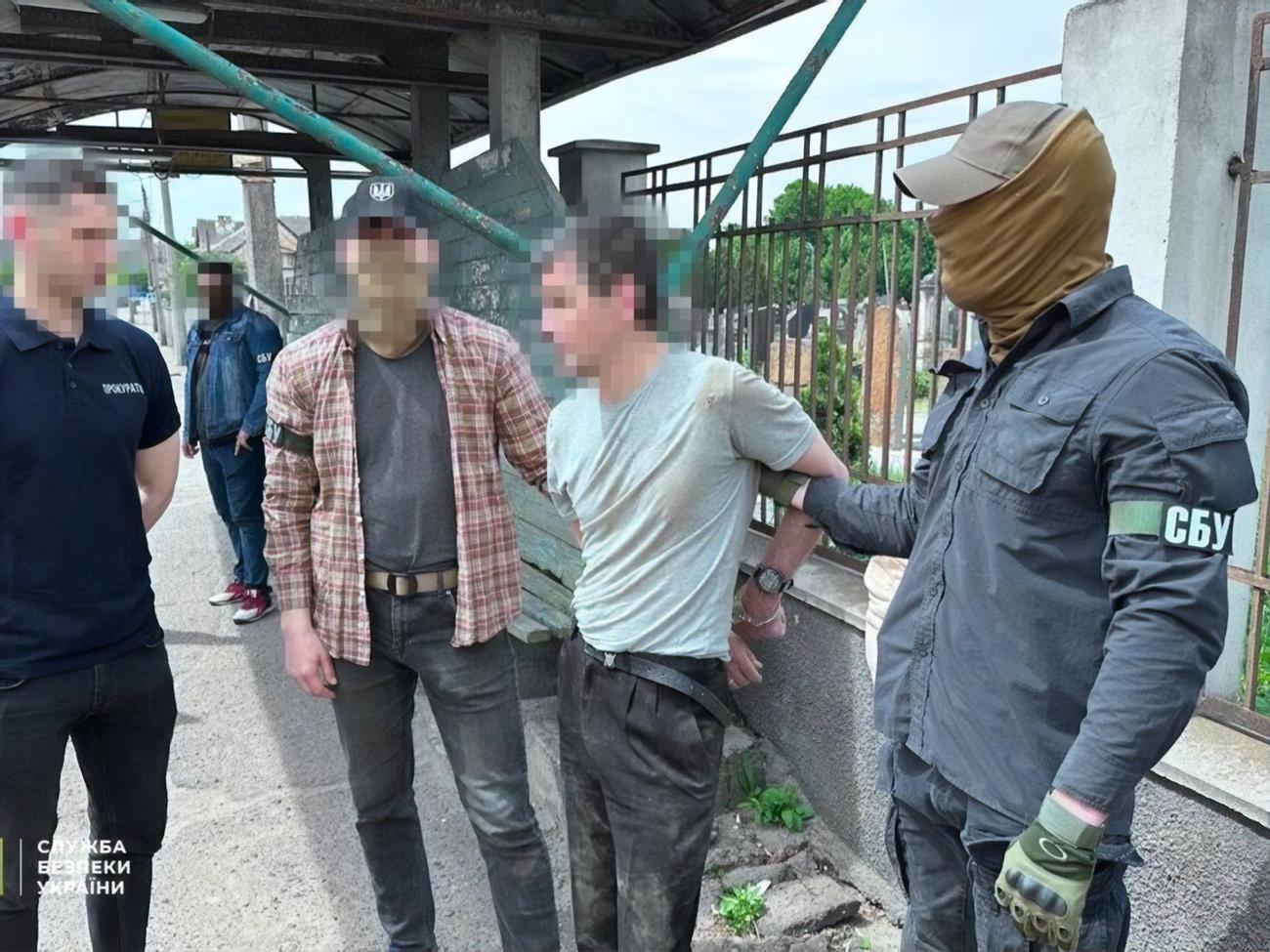 Сотрудники СБУ задержали фигуранта во время проведения скрытой фотофиксации военного объекта