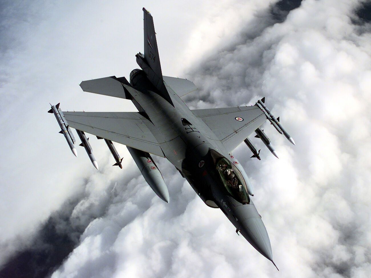 F-16 не будут использоваться для ожидаемого контрнаступления Украины в войне против страны-агрессора России, отметил высокопоставленный представитель администрации Байдена