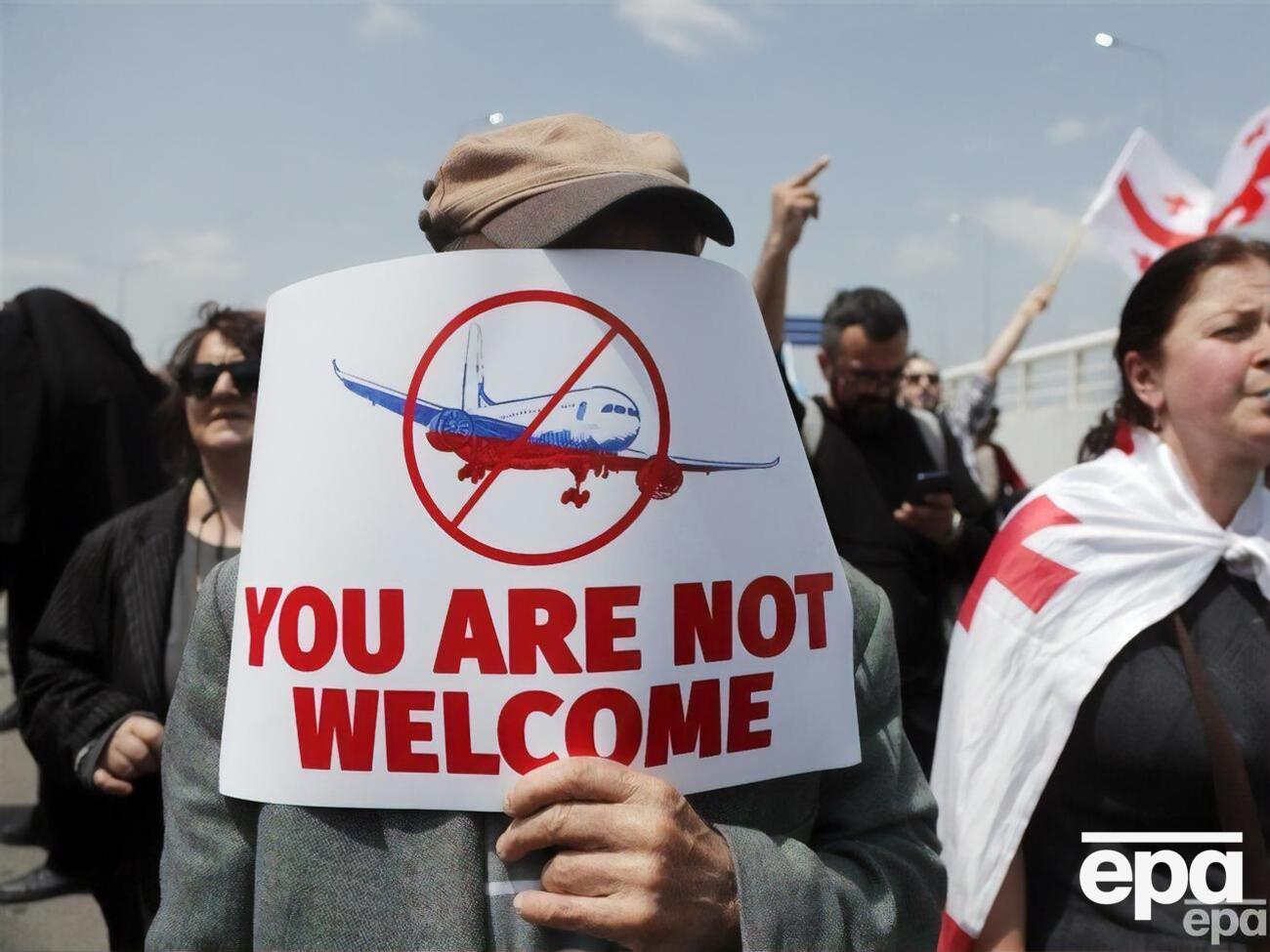 Грузины устроили акцию протеста против возобновления сообщения с РФ