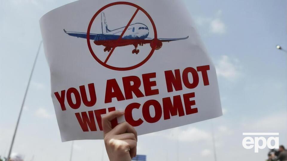 "You are not welcome". В Грузии прошли акции протеста из-за возобновления авиасообщения с Россией. Фоторепортаж