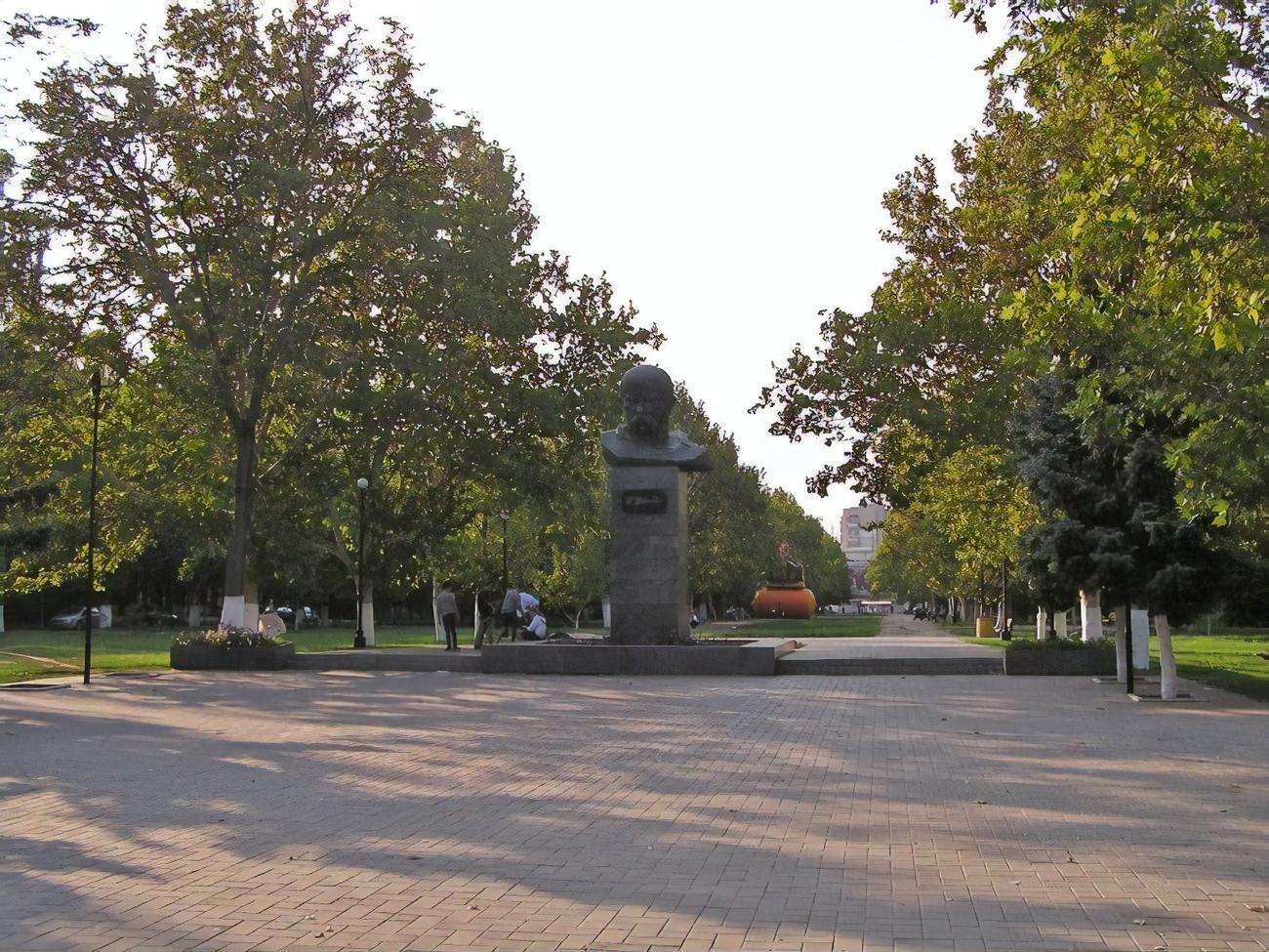 Клочко: На вулицях побільшало людей, мами й бабусі гуляють із діточками різного віку