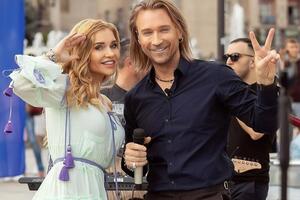 До полномасштабного вторжения РФ в Украину Таюне работала в команде Винника и строила сольную карьеру