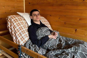 Діанов передав на лікування офіцера Куша (на фото) частину коштів, які для нього зібрали українці, коли він повернувся з полону