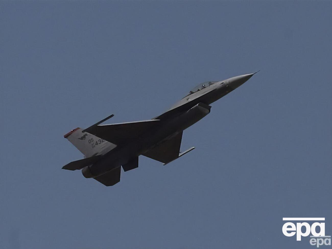 Украина призывает союзников предоставить ей боевые самолеты