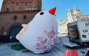 Скульптуры Soloveiko Songbird символизируют Украину