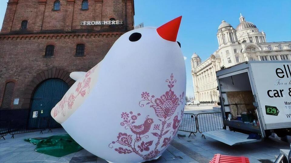 Скульптури Soloveiko Songbird символізують Україну