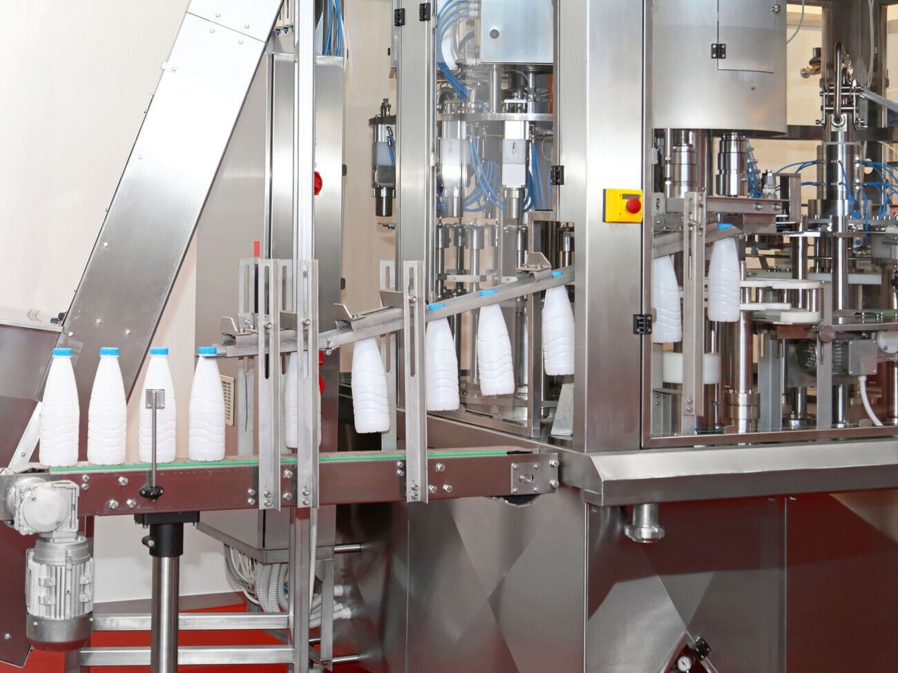 У Раді запропонували ввести збір у розмірі 0,5% від вартості молочної продукції на її просування, у Спілці виробників молочної продукції це назвали "обілечуванням"