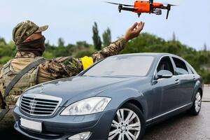 Автомобиль для розыгрыша предоставили партнеры, все собранные средства пойдут на закупку дронов для ВСУ, поясняют волонтеры