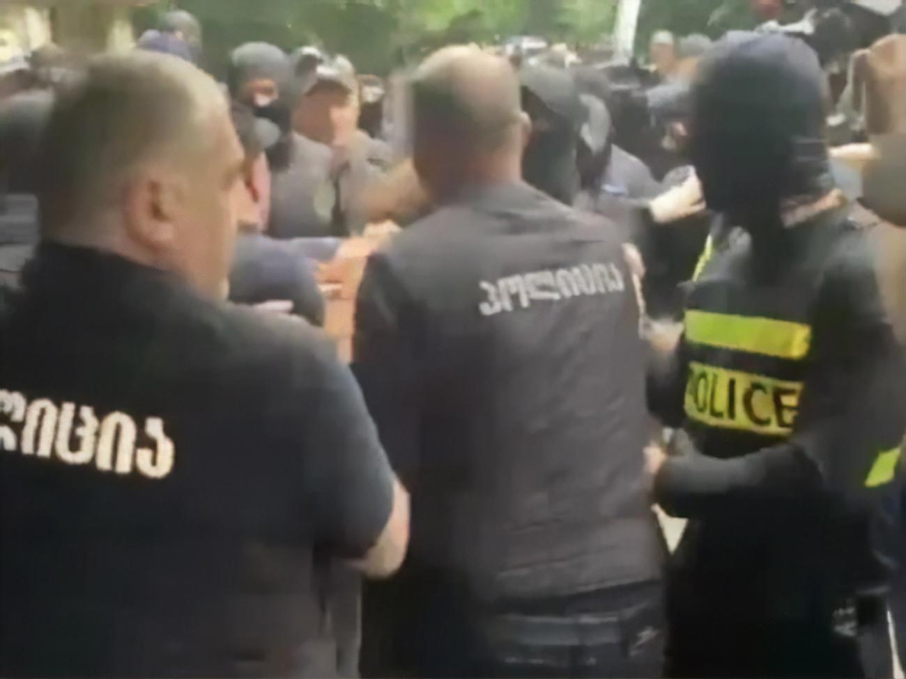 Полиция задержала уже 16 человек – СМИ