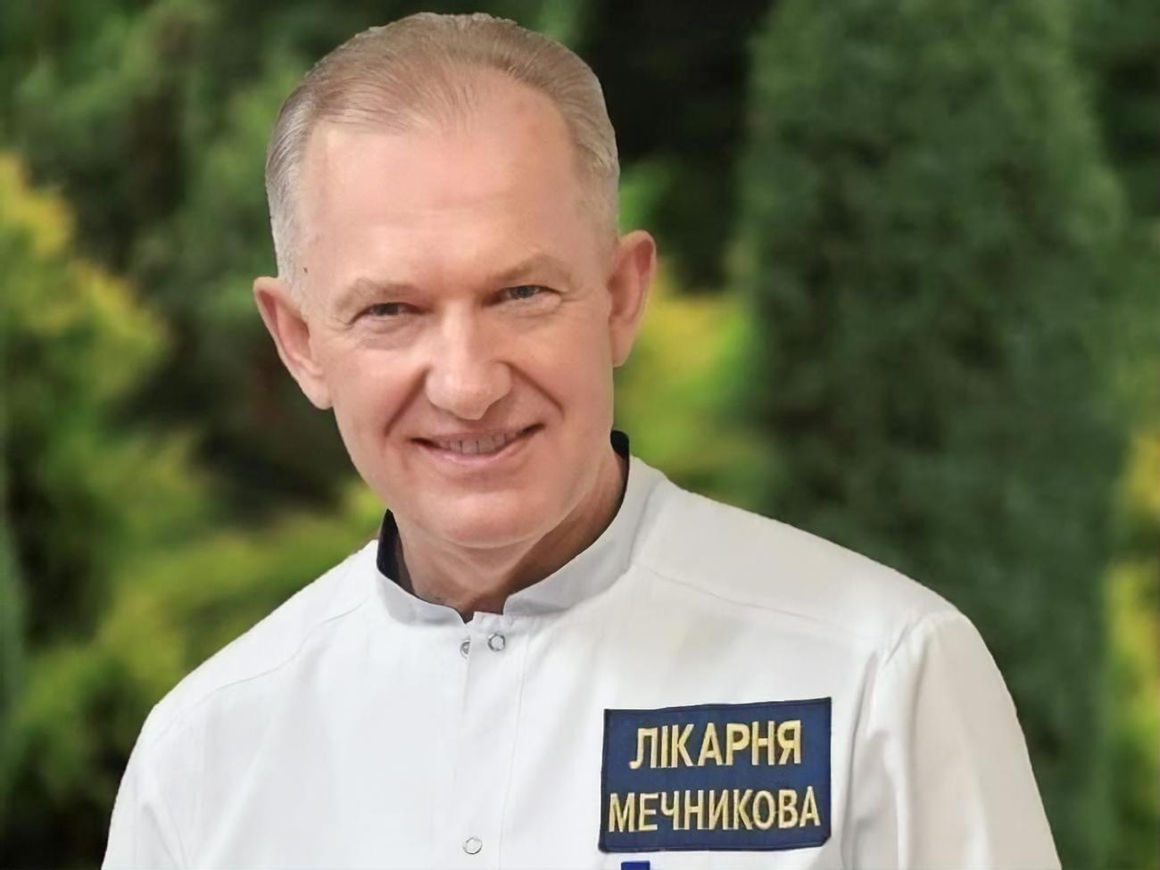Життя військовослужбовця Віталія мало не забрала куля з автомата, яка застрягла в потилиці. Перші слова після операції – ім'я дружини