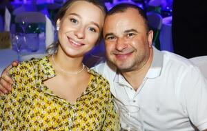 15 мая Репяхова опубликовала ролик, в котором похвасталась наличием у ее мужа спецпропуска, позволяющего проехать по Южному мосту в Киеве