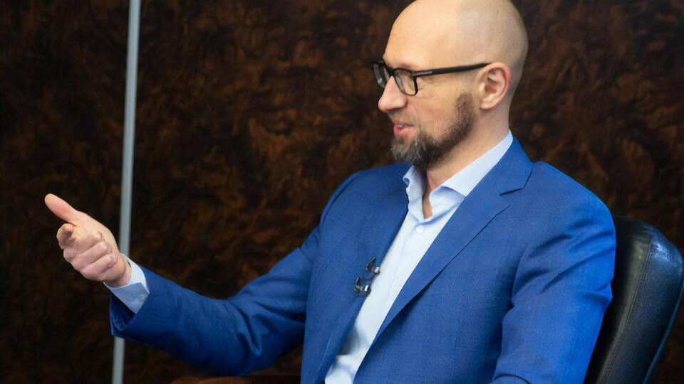 Яценюк: Мерзавцам вроде всех российских пропагандистов надо менять памперсы