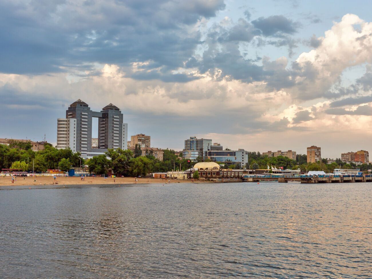 Електрика в Запоріжжі частково зникла через пожежу на одному з енергетичних об'єктів унаслідок перевантаження системи