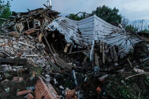 Окупанти регулярно обстрілюють Харківську область